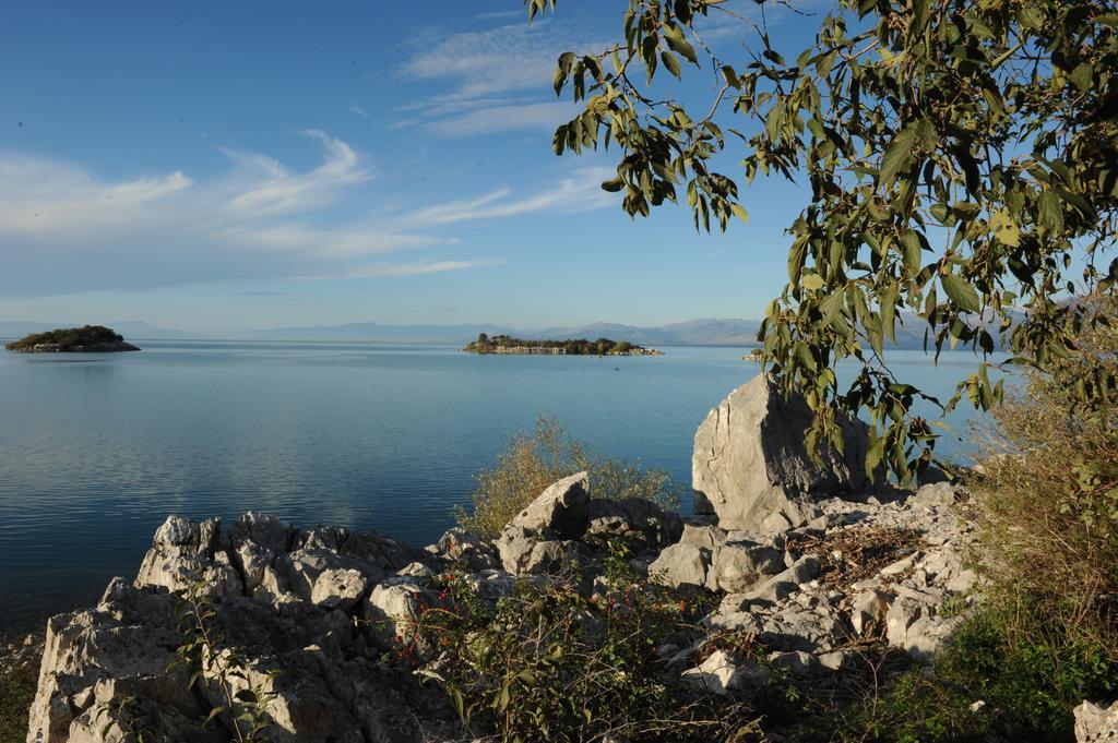 Holiday Home Skadar Lake Arbnes Rom bilde